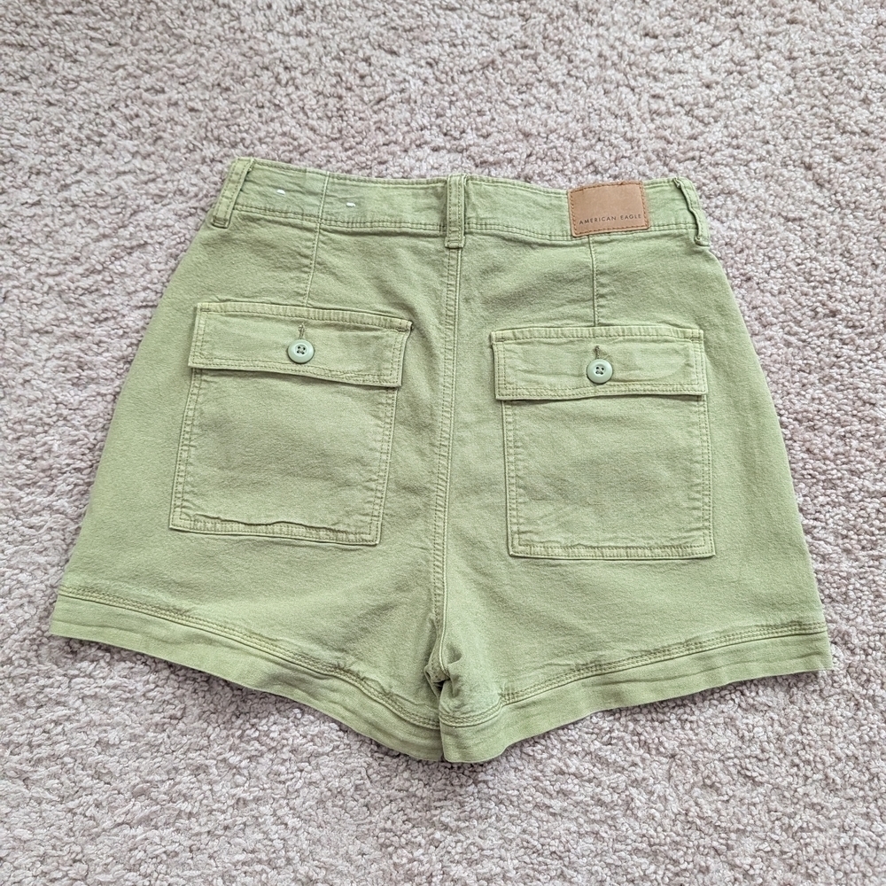 American Eagle Olive Green Stretch Highest Rise 90s Boyfriend Cargo Short Size 2 - Picture 6 of 13